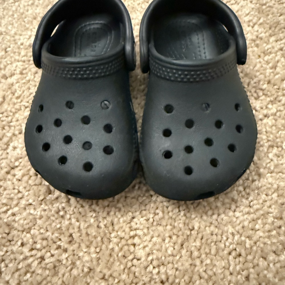 Toddler Black Crocs Clogs Size C6